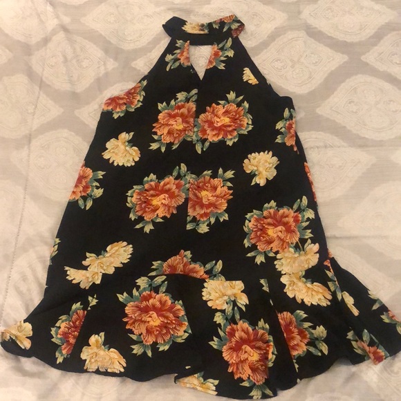 Dress - Picture 3 of 4